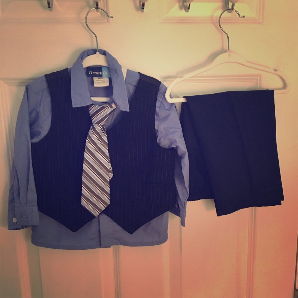 Toddler boys suit- Just in time for Easter 🐰🐰🐰